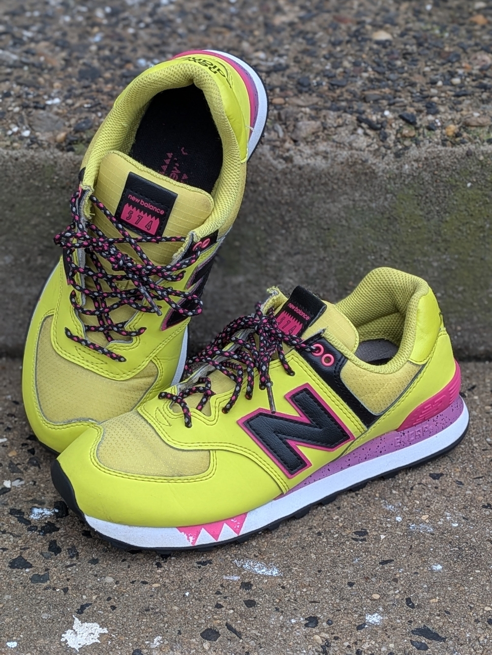 New Balance Women’s 574 Retro Neon Yellow Sneakers Size 8.5
